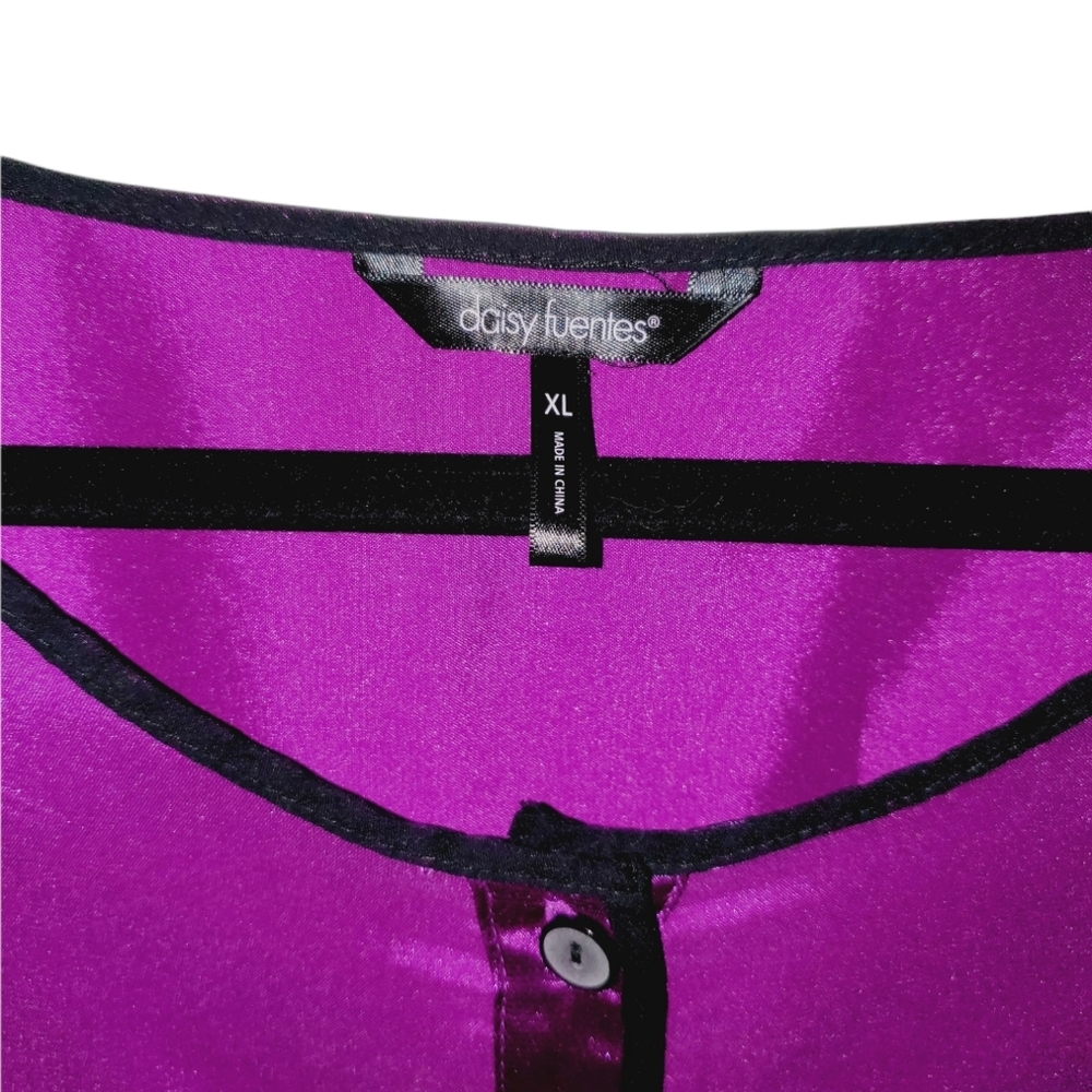 Daisy Fuentes Long Sleeve Magenta & Black Contrast Trim Blouse - Size XL - Picture 3 of 5